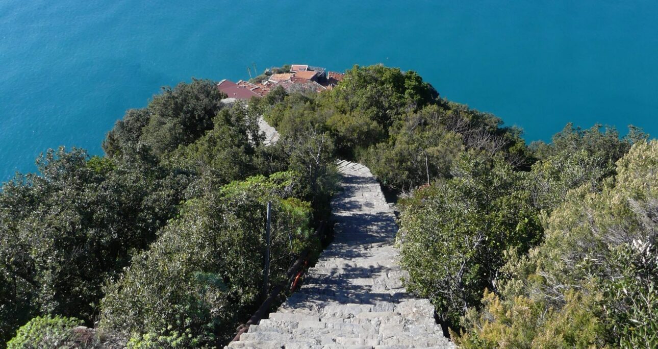 Monesteroli: una scalinata verso il paradiso (blu)