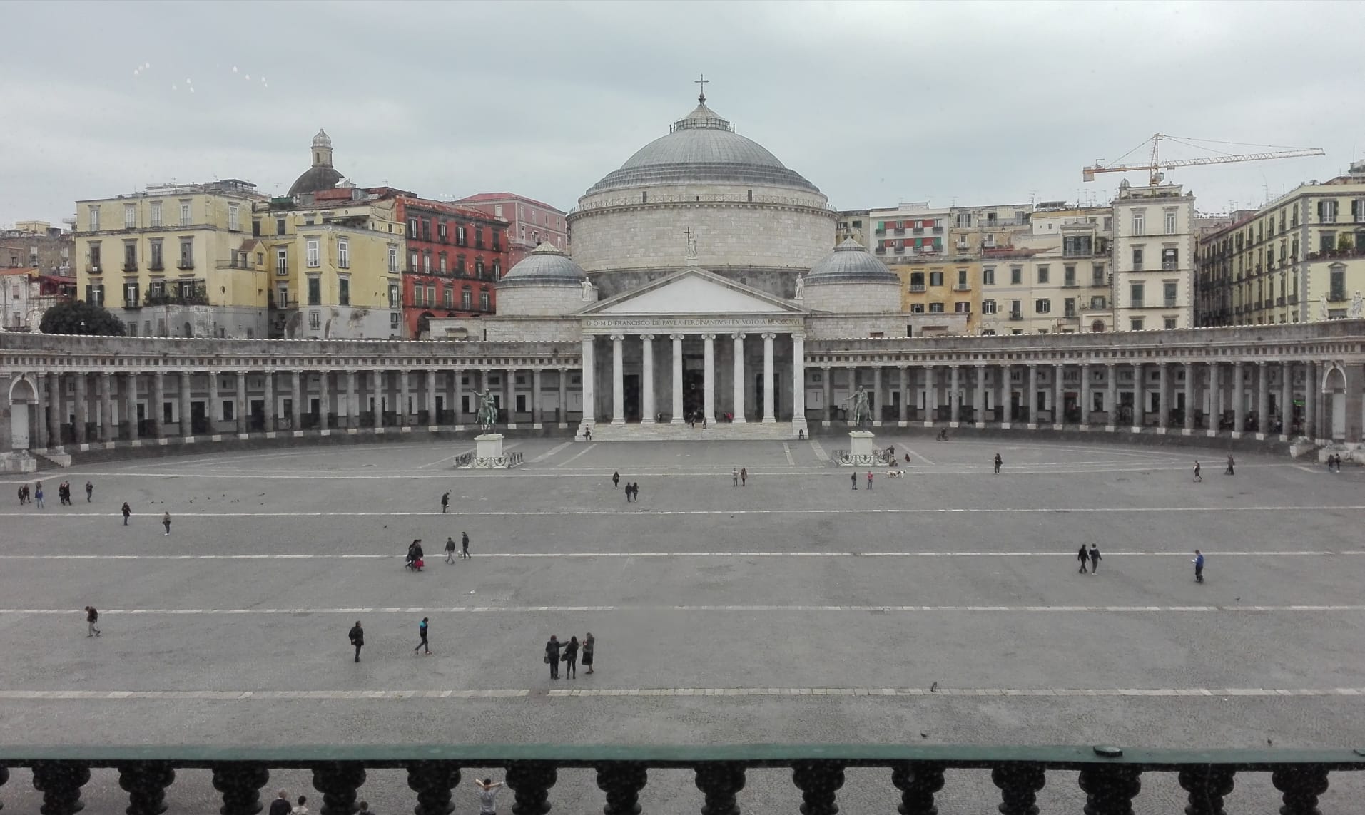 5 curiosità su Piazza del Plebiscito a Napoli